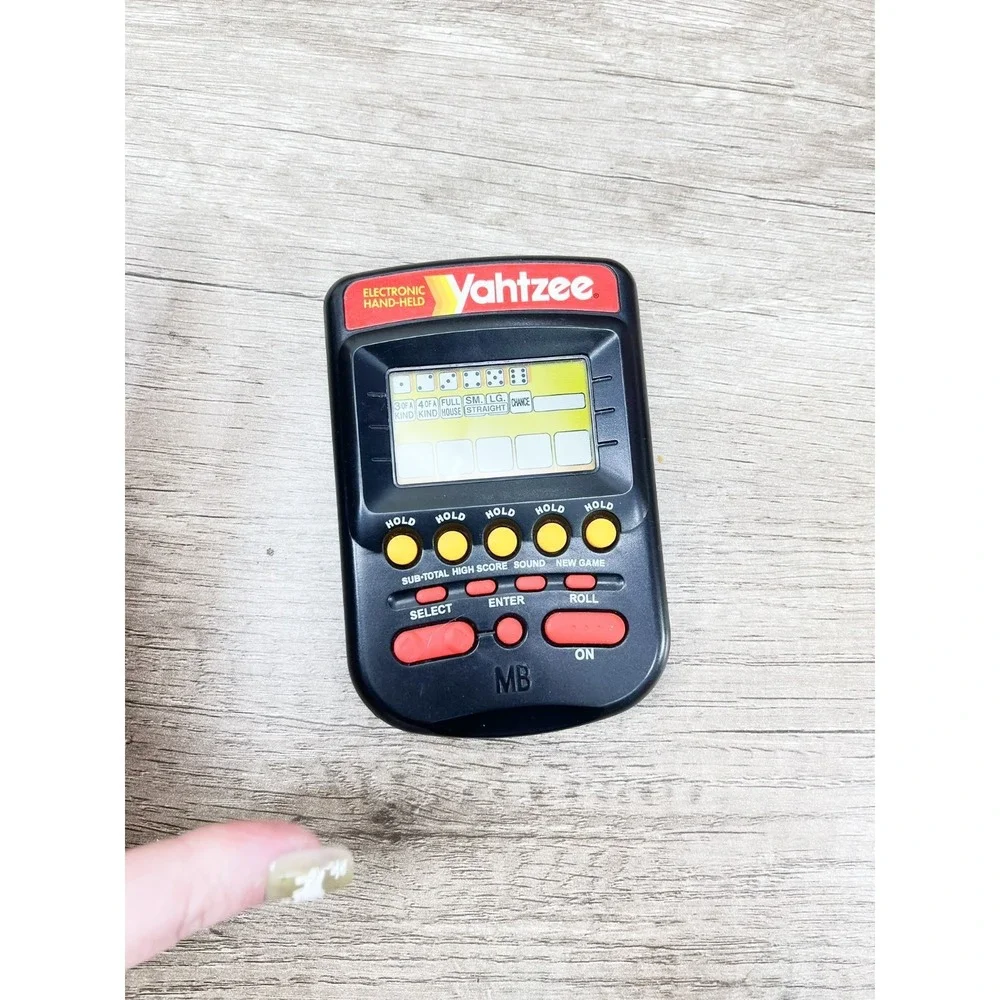 Vintage 1995 Yahtzee 4511 Solid Black Electronic Handheld Portable Game *WORKS*
